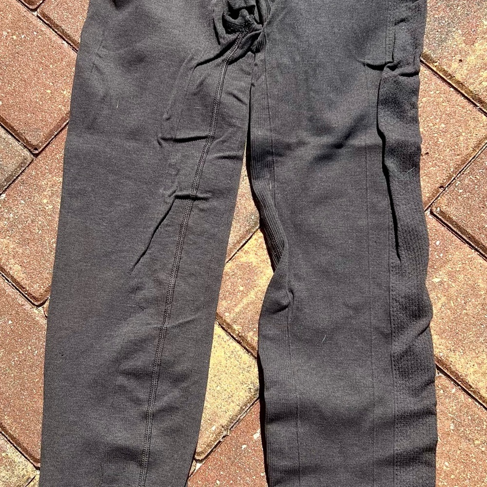 Lululemon Athletica Black Leggings Sleek Stretchy Design